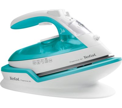 TEFAL Freemove Air FV6520G0 Cordless Steam Iron - Blue & White TEFAL Freemove Air FV6520G0 Cordless Steam Iron - Blue & White